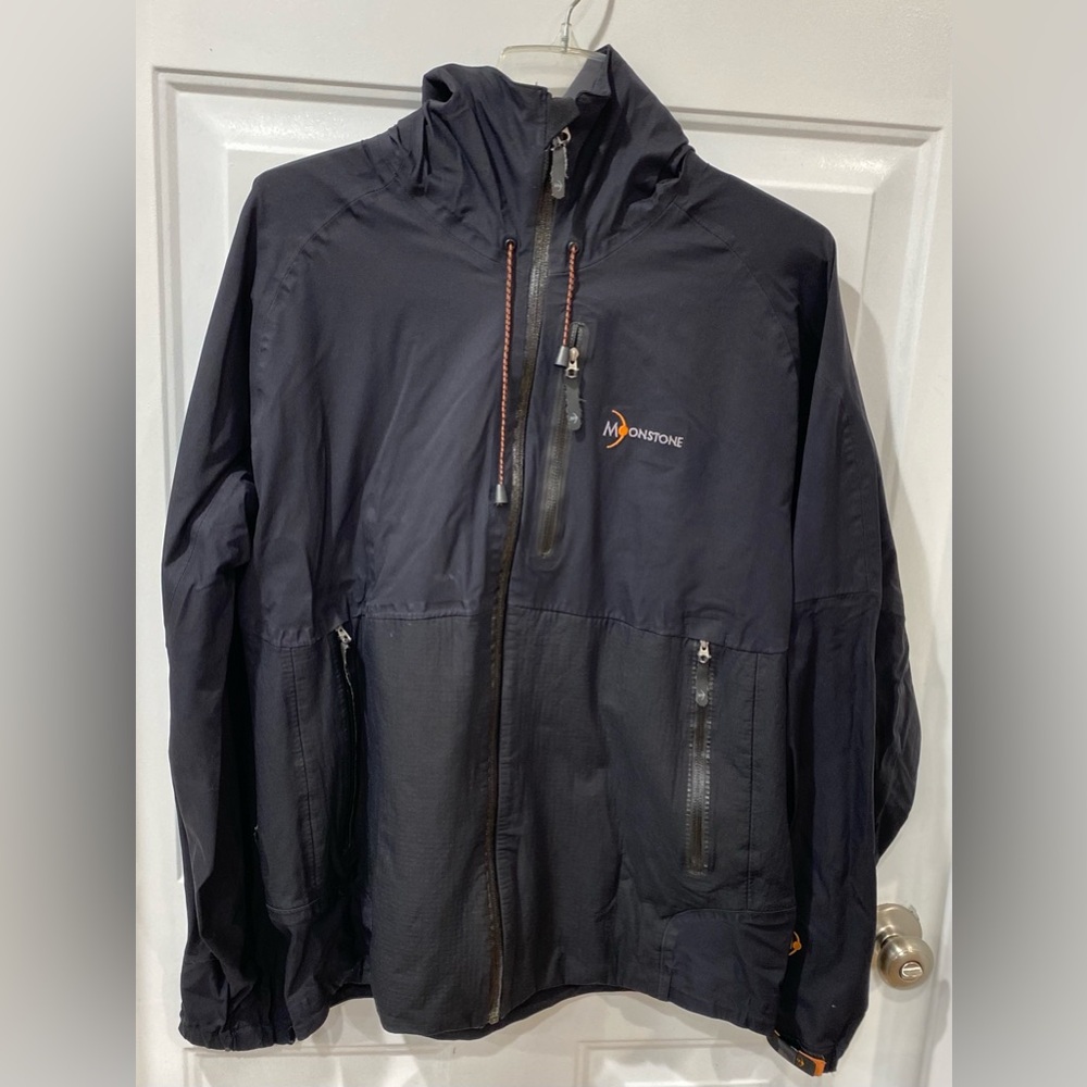 Men's vintage Moonstone size medium 100% nylon hooded coat